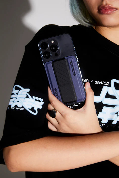 SKINARMA Kado Magnetic Card Holder With Grip Stand